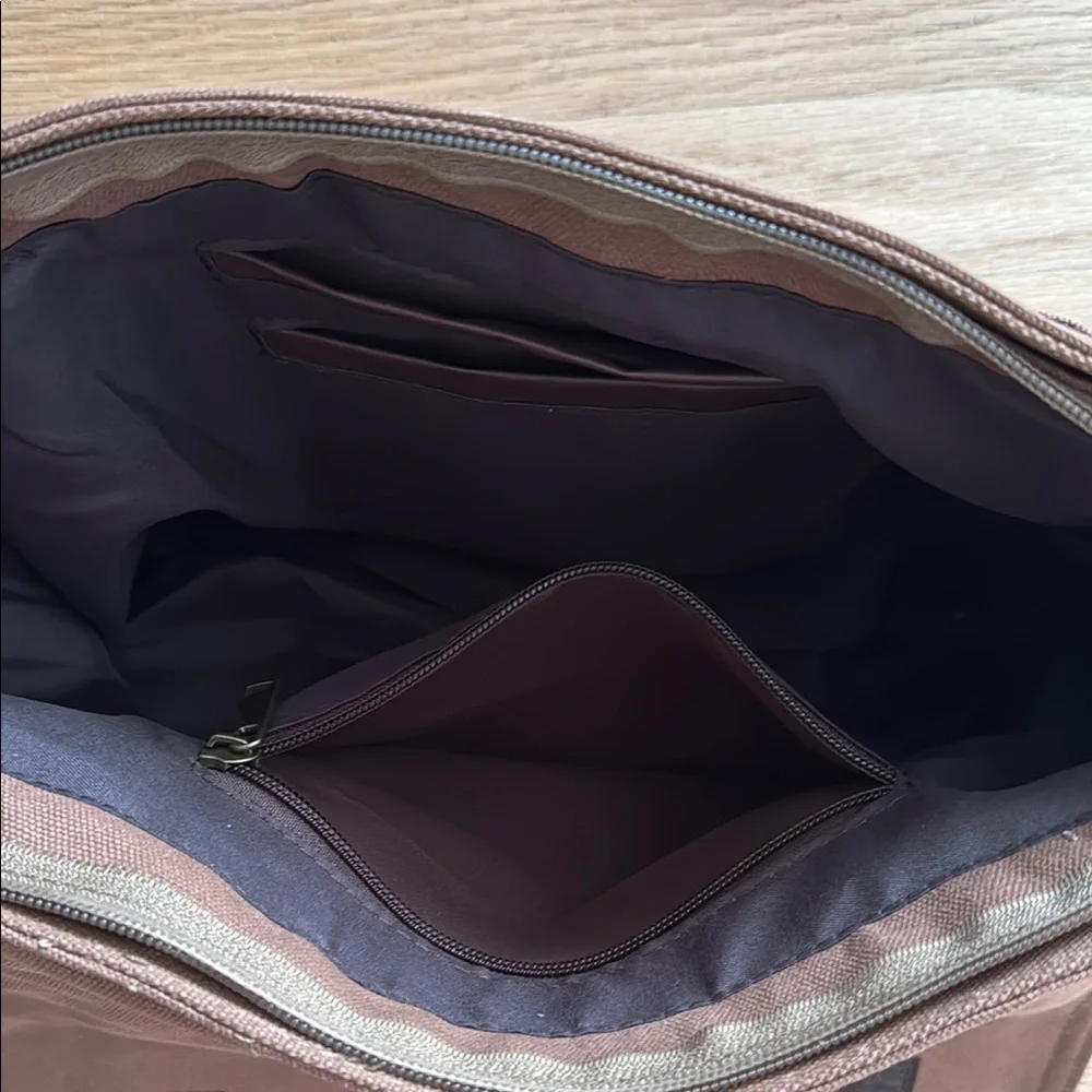 Forever Twilight in Forks Festival 2024 Brown Canvas Messenger Bag - Picture 5 of 5